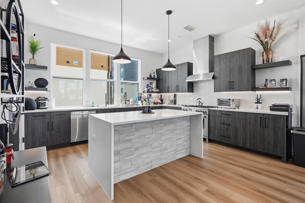 1525 Pecos, #102, Dallas, TX 75204