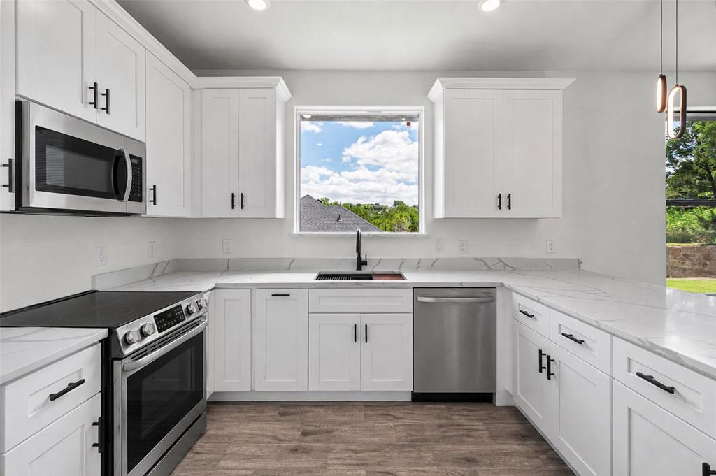 2201 Christine Drive, Granbury, TX 76048