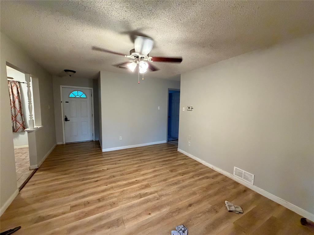 902 Milky Way, Garland, TX 75040
