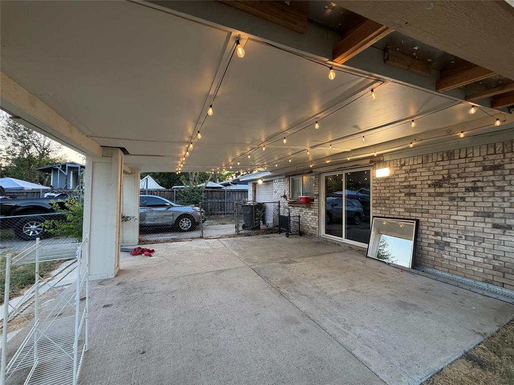 902 Milky Way, Garland, TX 75040