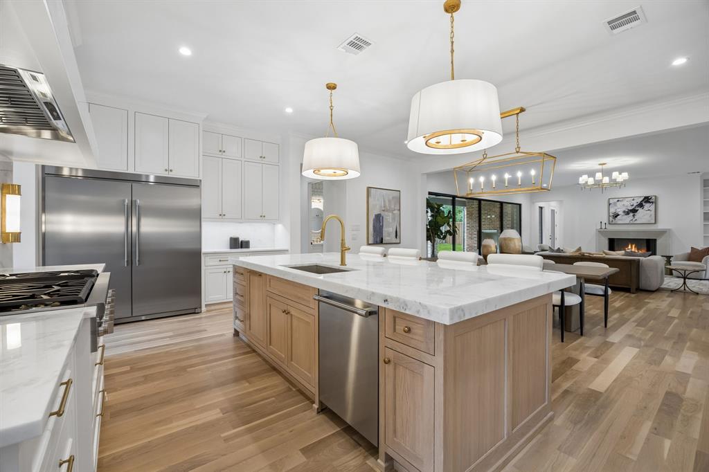 10128 Coppedge Lane, Dallas, TX 75229 10128 Coppedge Lane, Dallas, TX 75229