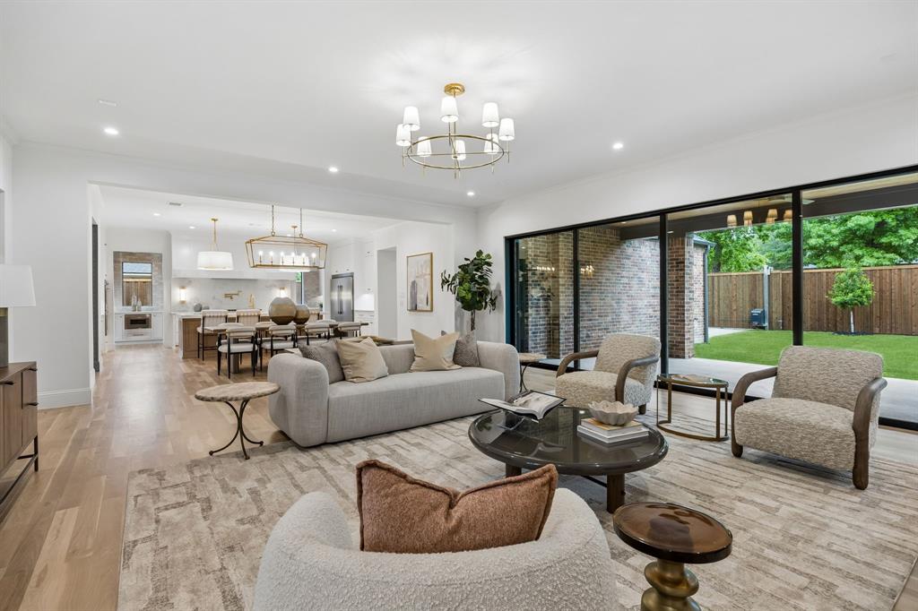 10128 Coppedge Lane, Dallas, TX 75229 10128 Coppedge Lane, Dallas, TX 75229