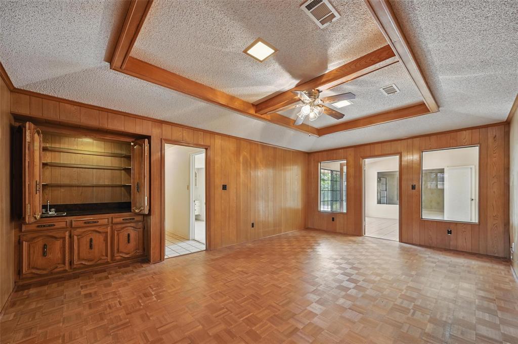 9719 Amberley Drive, Dallas, TX 75243