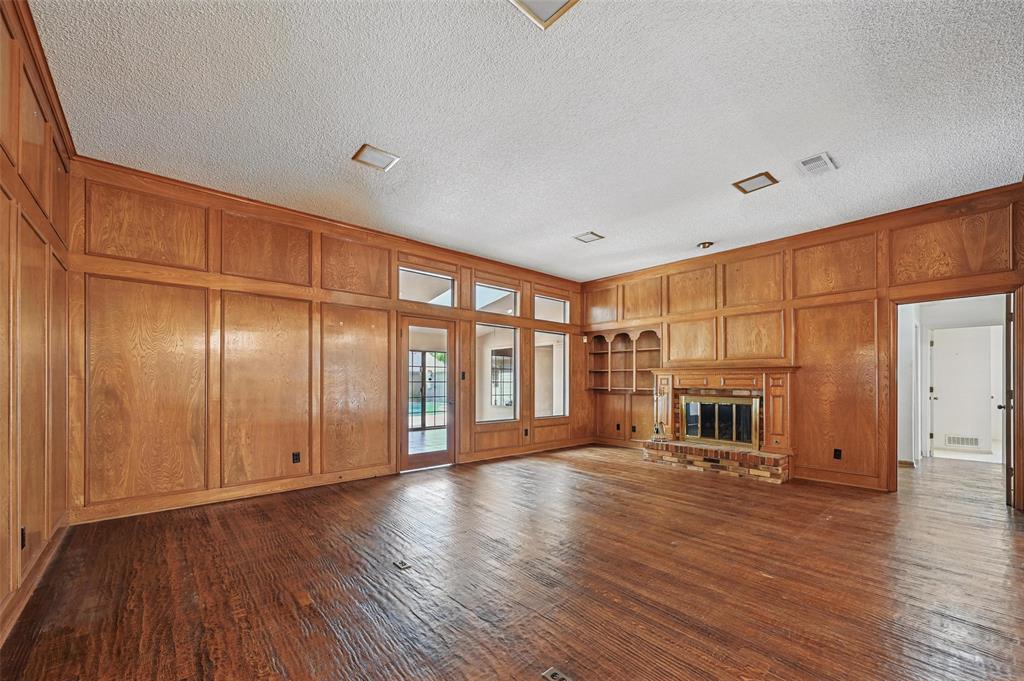 9719 Amberley Drive, Dallas, TX 75243