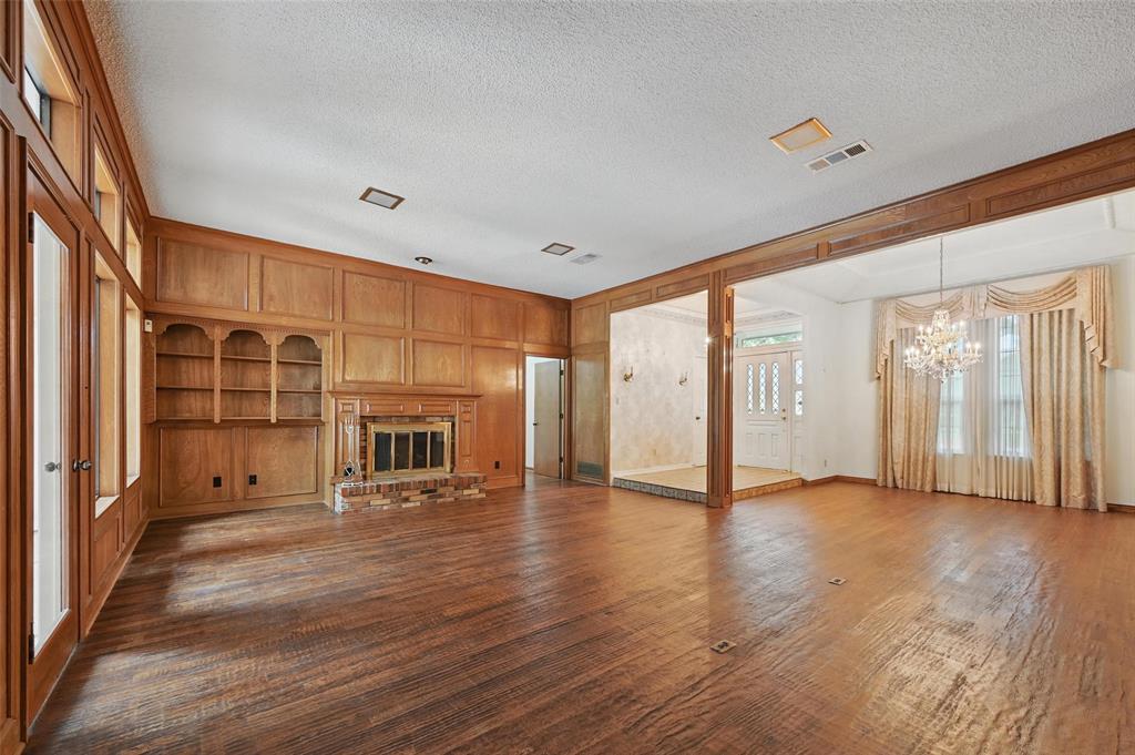9719 Amberley Drive, Dallas, TX 75243
