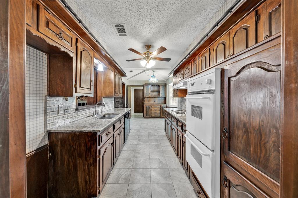 1606 Clear Point Drive, Garland, TX 75041