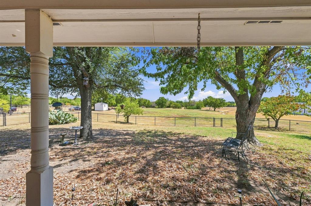 Fenced Back Yard and Separate Back Pasture