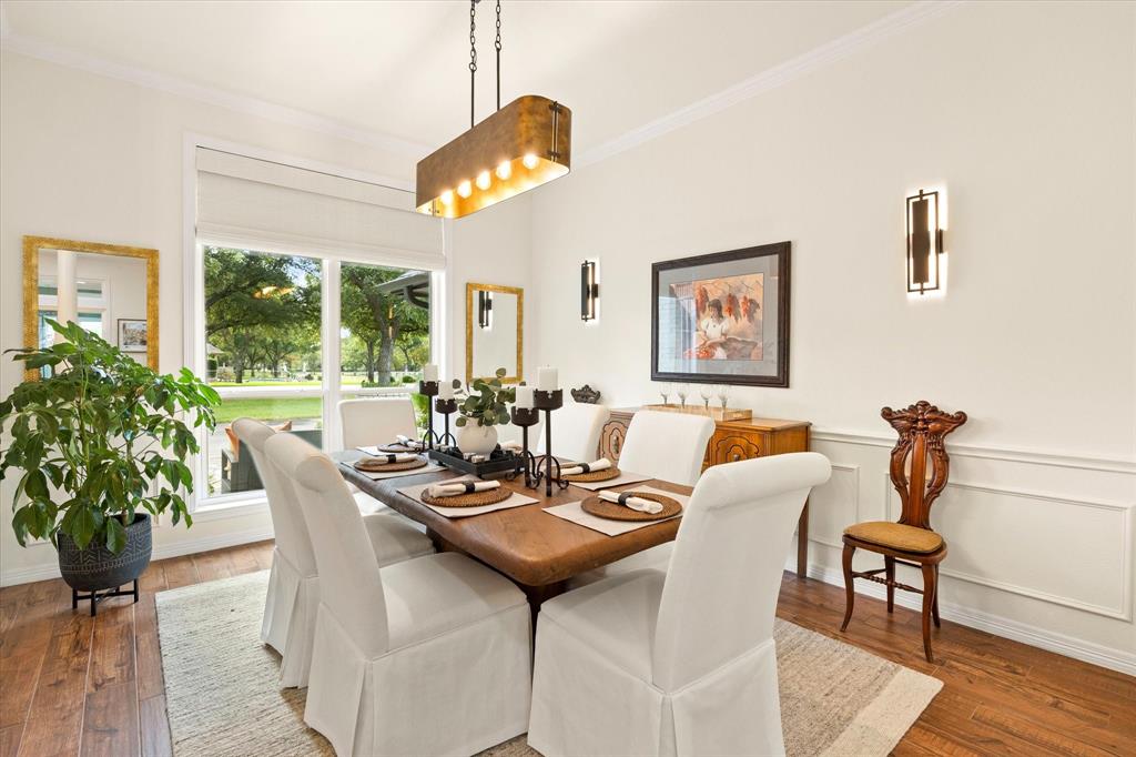 Beautiful Light and Bright Dining with Designer Light Fixtures. Perfect for Entertaining! Beautiful Light and Bright Dining with Designer Light Fixtures. Perfect for Entertaining!