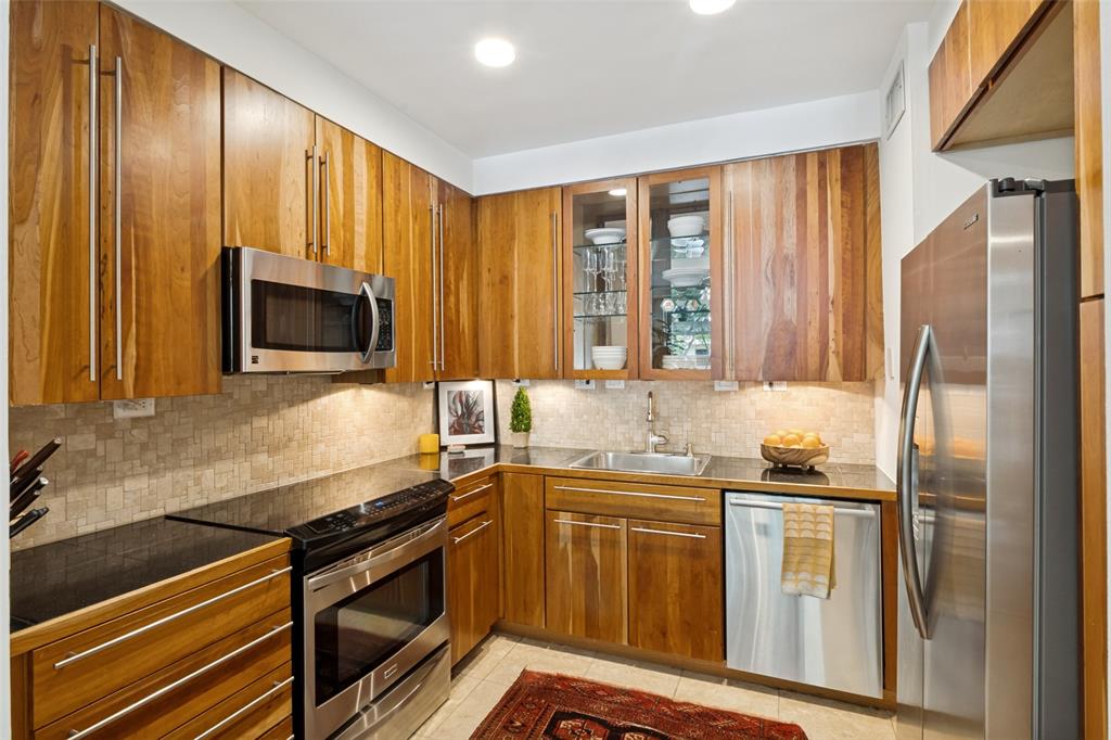 4071 Buena Vista Street, Dallas, TX 75204