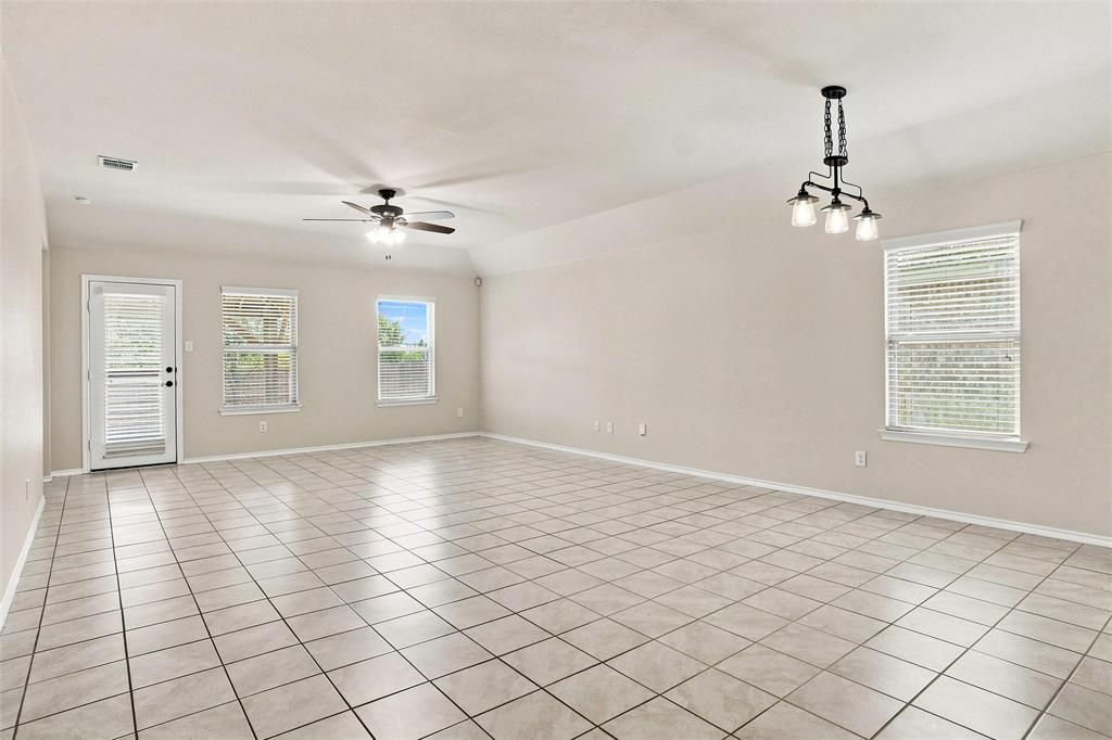 1060 Sadie Street, Forney, TX 75126 1060 Sadie Street, Forney, TX 75126