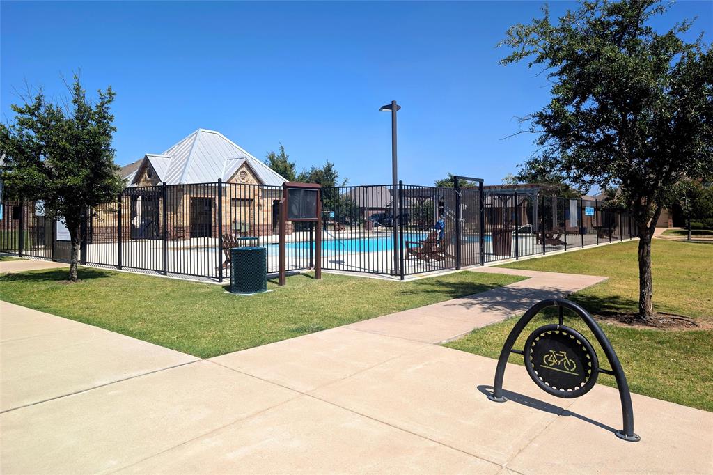 1060 Sadie Street, Forney, TX 75126
