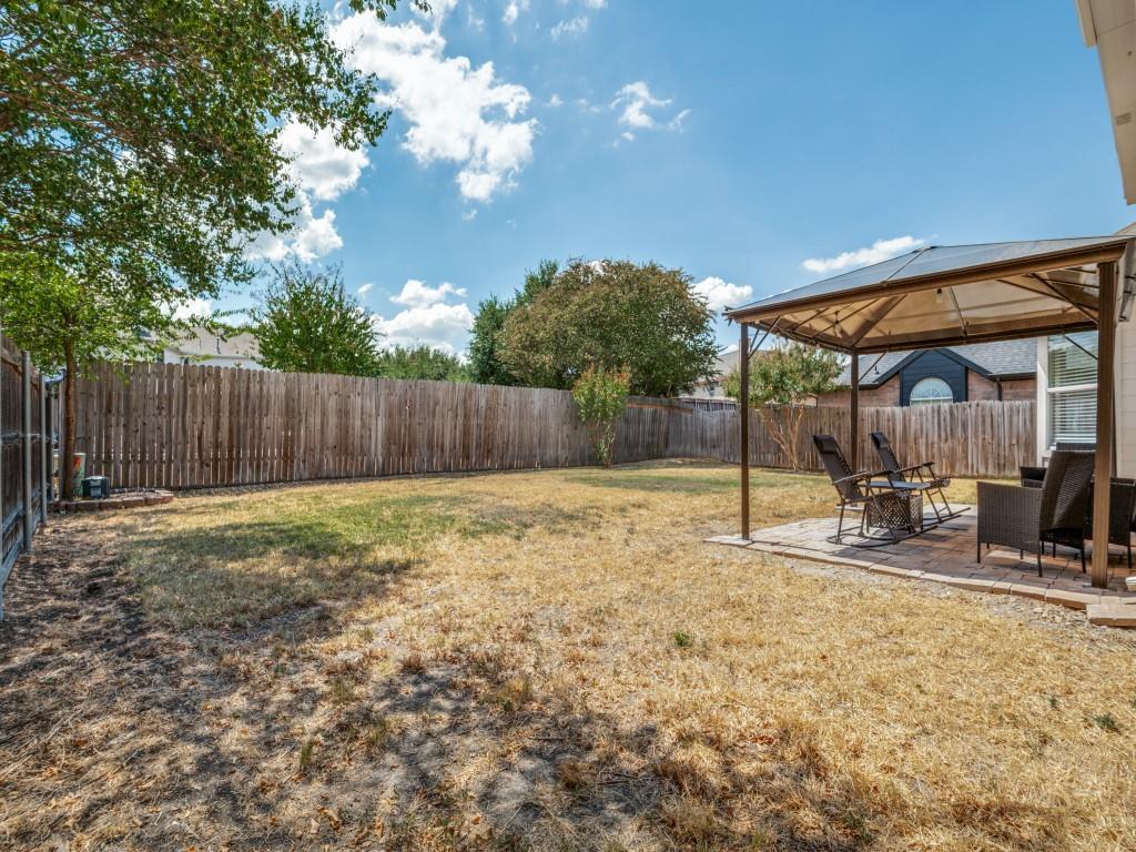 307 Mary Pat Drive, Grand Prairie, TX 75052