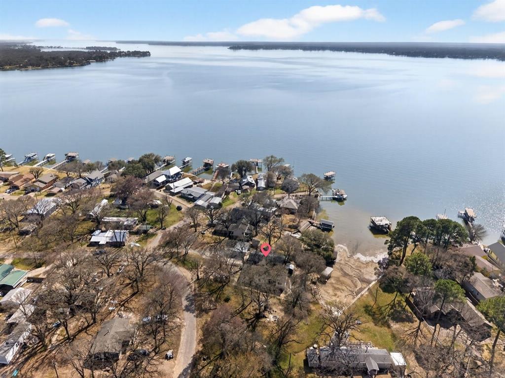 107 Lakewood Drive, Mabank, TX 75156