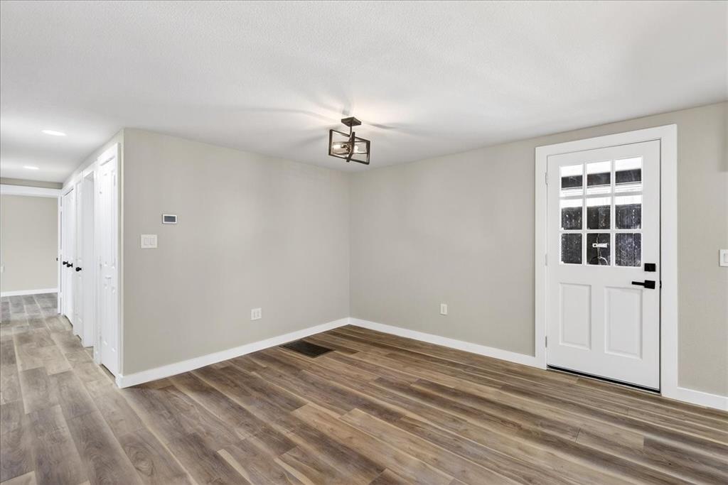 107 Lakewood Drive, Mabank, TX 75156