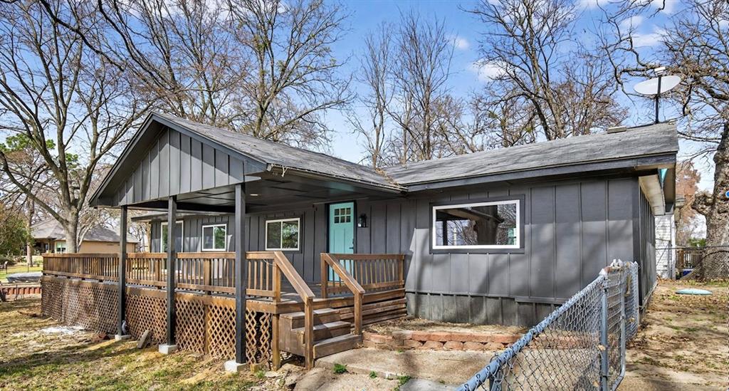 107 Lakewood Drive, Mabank, TX 75156