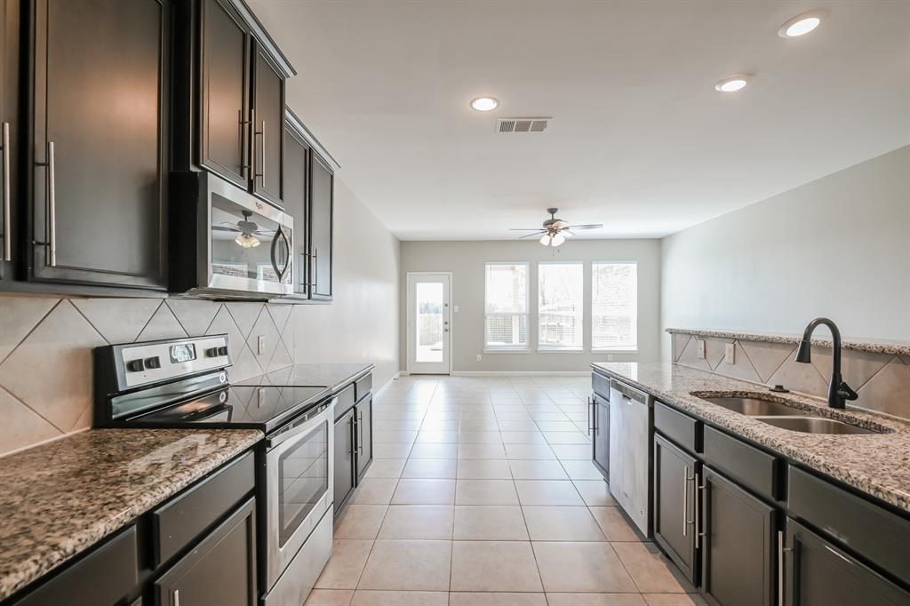 710 Shady Meadow Lane, Glenn Heights, TX 75154