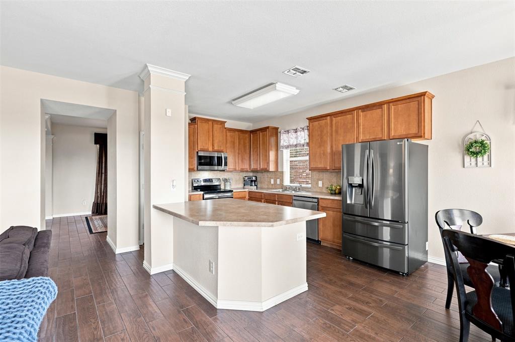 1105 Kimbro Drive, Forney, TX 75126