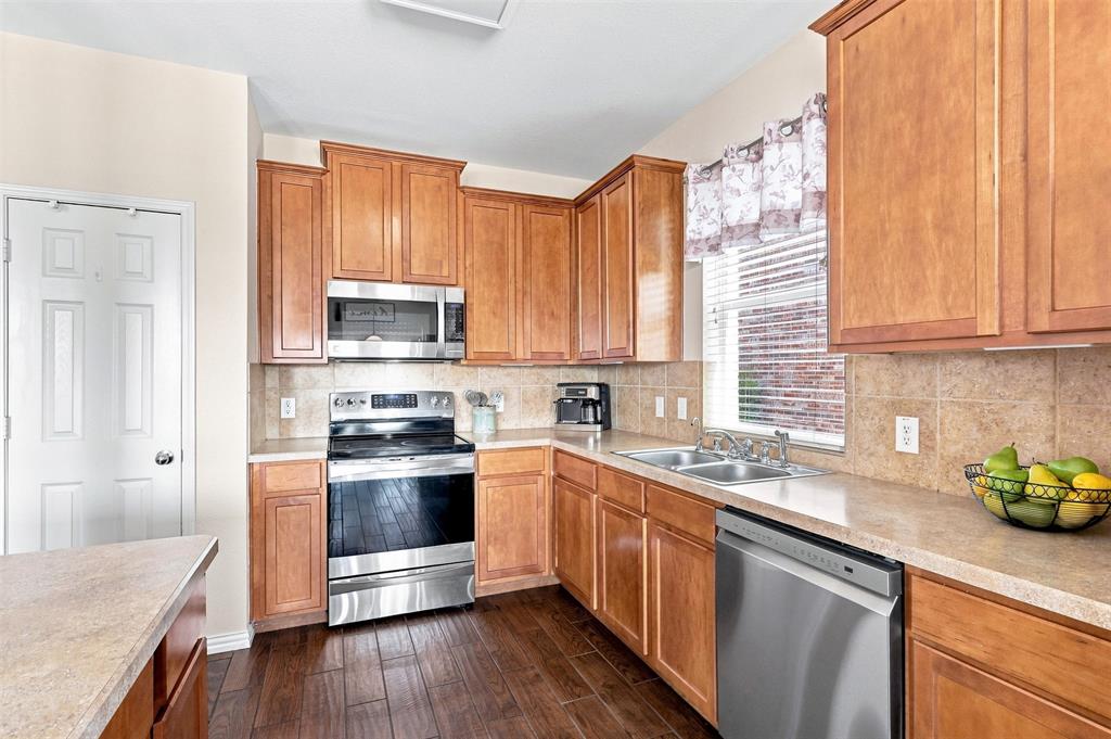 1105 Kimbro Drive, Forney, TX 75126