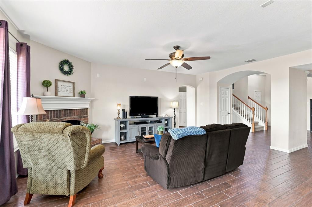1105 Kimbro Drive, Forney, TX 75126 1105 Kimbro Drive, Forney, TX 75126