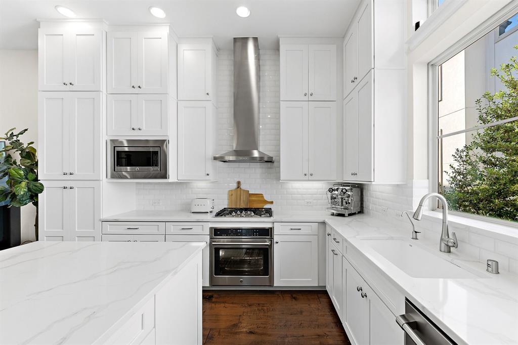 763 Spanish Oaks Place, Dallas, TX 75204