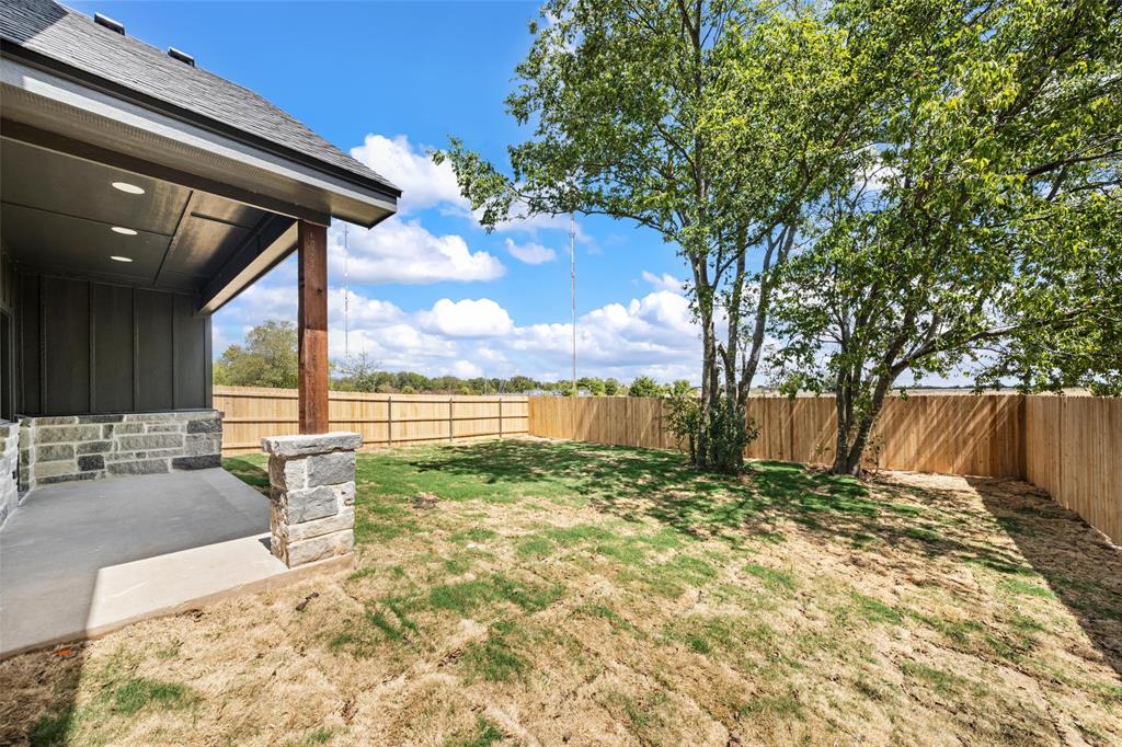 302 Johnson Street, McGregor, TX 76657