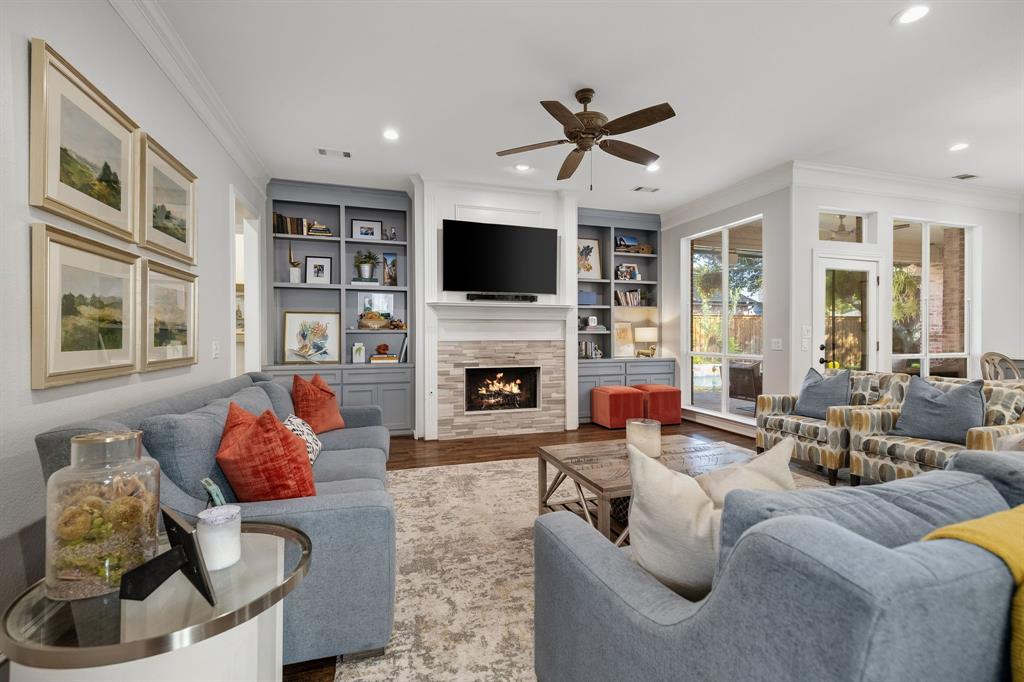 Cozy family room with space for entertaining all your family & friends.