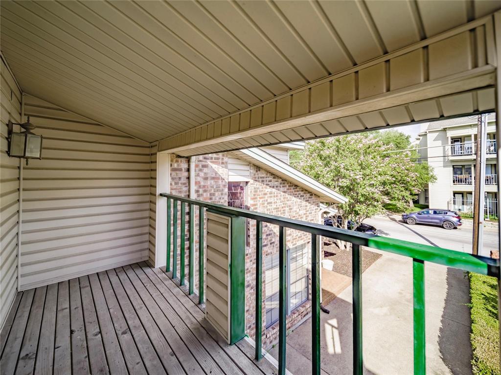 balcony off of primary