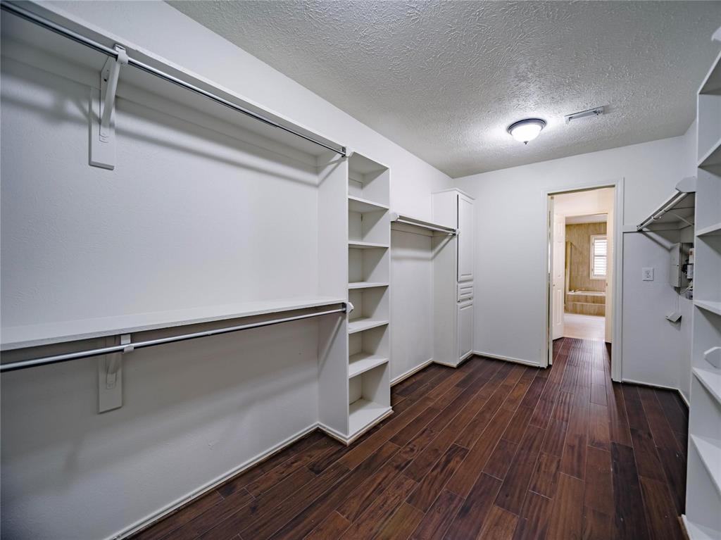 primary large closet