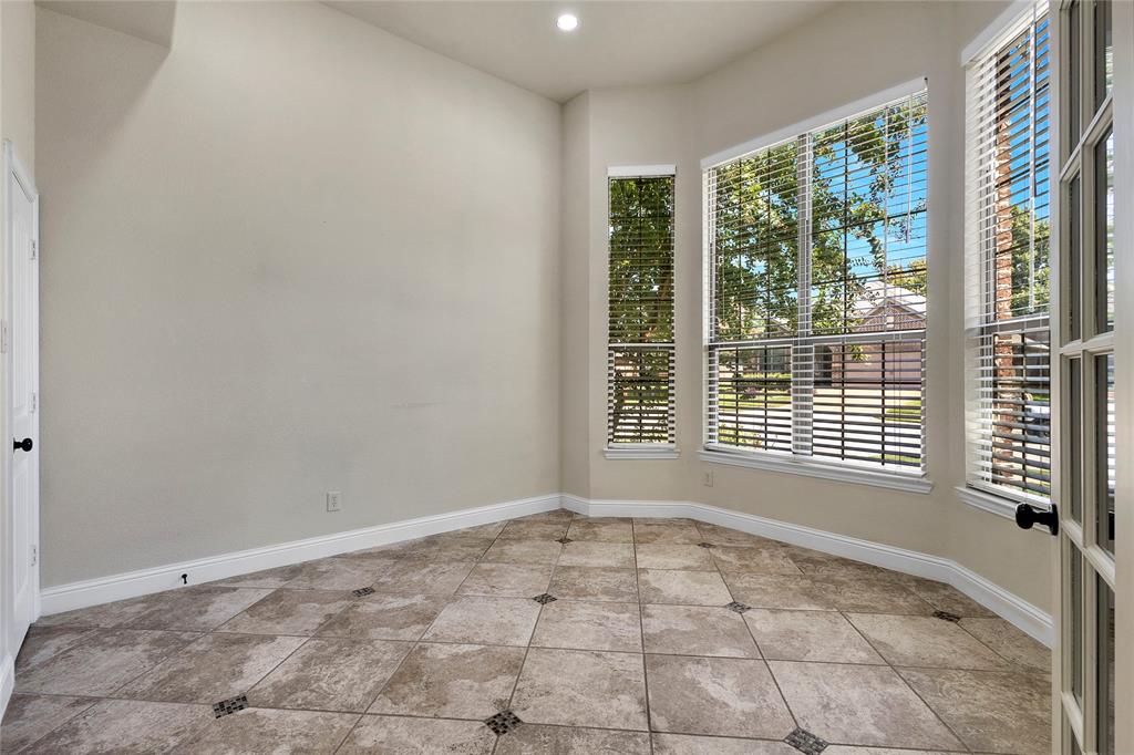or extra bedroom or extra bedroom