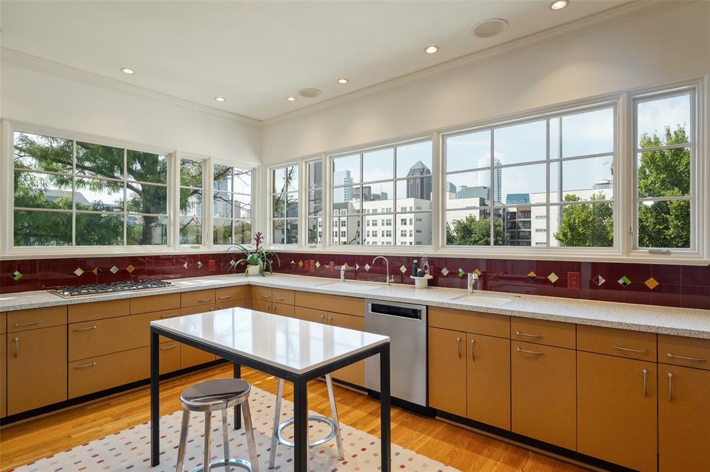 2203 Allen Street, Dallas, TX 75204