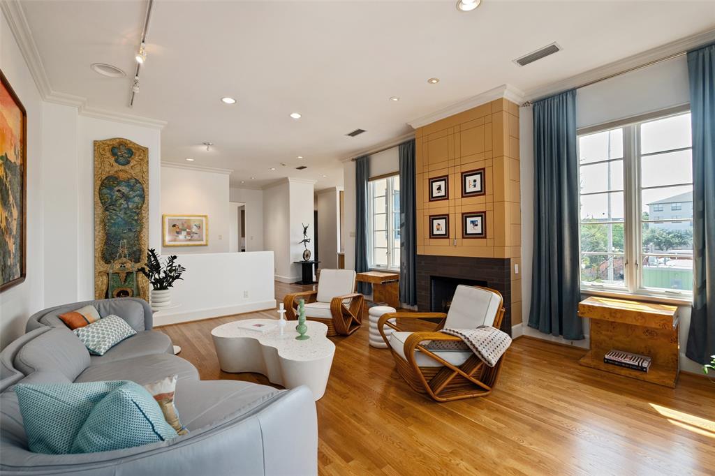 2203 Allen Street, Dallas, TX 75204