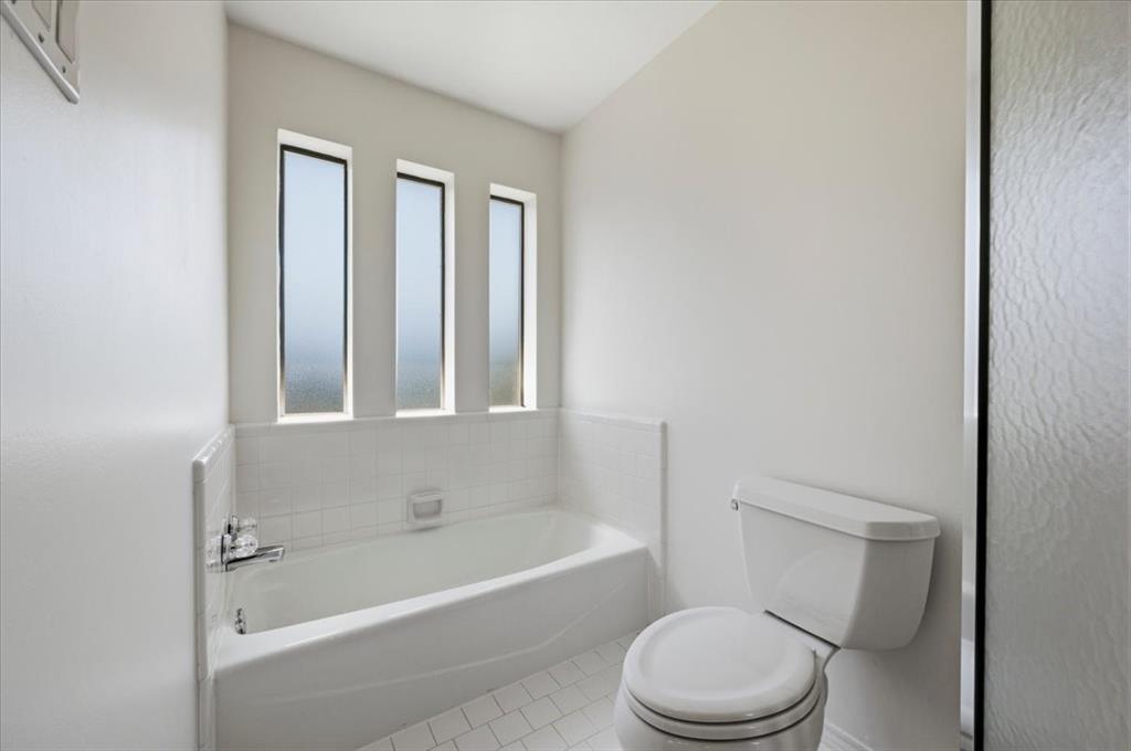 Tub in Primary Bathroom