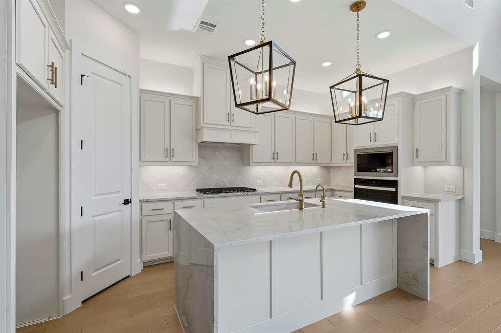 9168 Pavonia Lane, Frisco, TX 75035