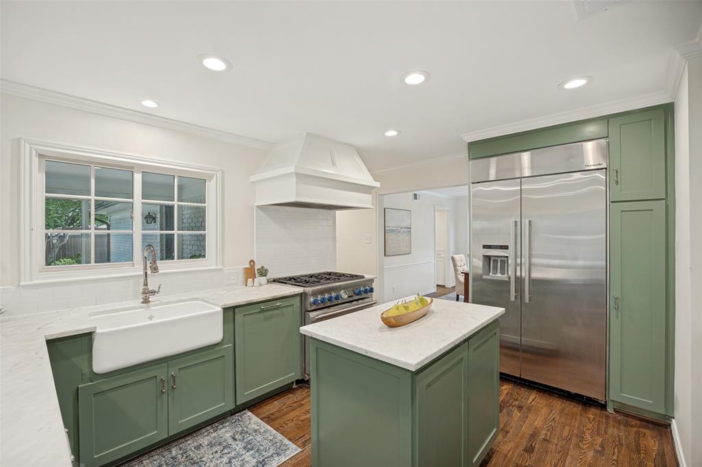 7142 Lakehurst Avenue, Dallas, TX 75230