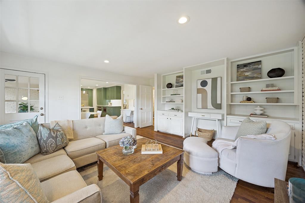7142 Lakehurst Avenue, Dallas, TX 75230