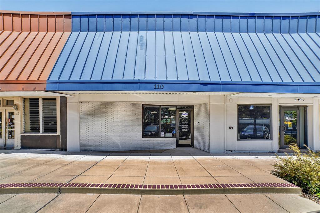 110 W Grove