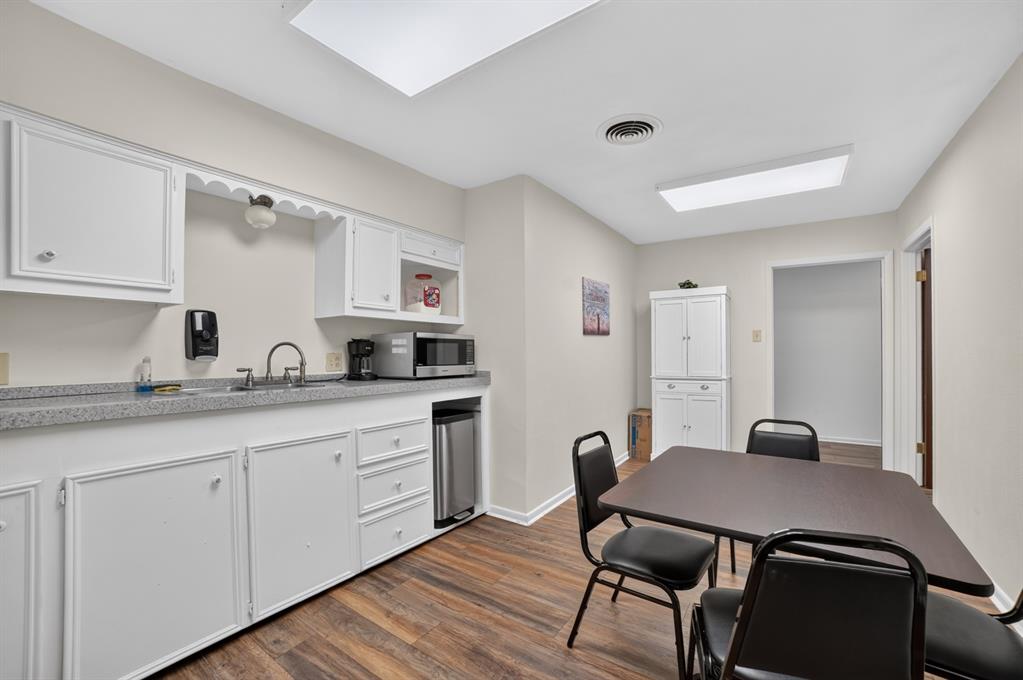 110 W Grove