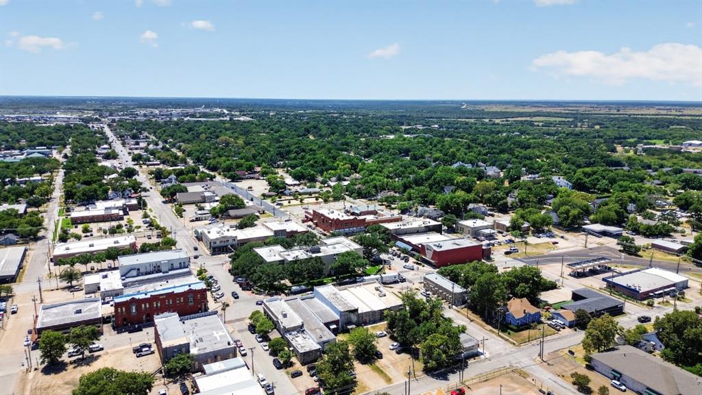 108 & 110 W Grove Street, Kaufman, TX 75142