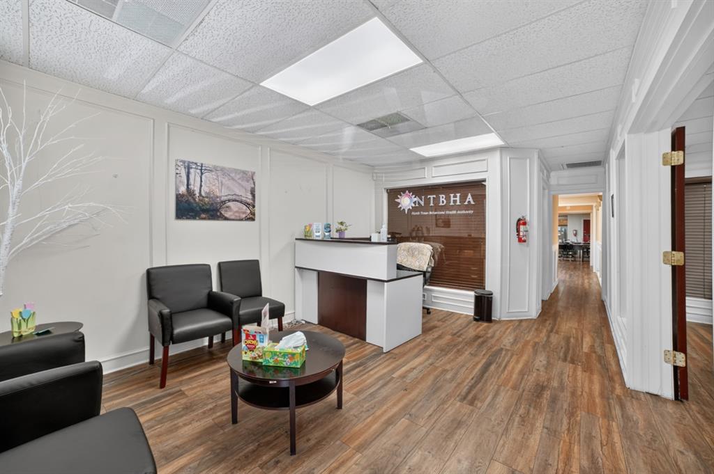 108 W Grove Street, Kaufman, TX 75142 108 W Grove Street, Kaufman, TX 75142