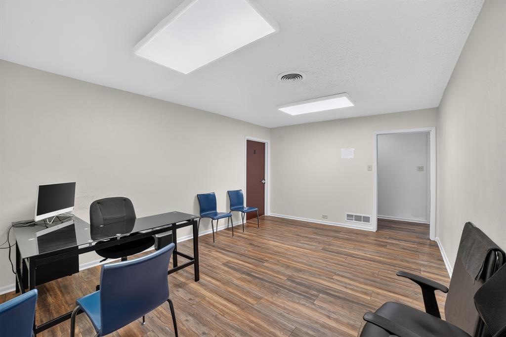110 W Grove Street, Kaufman, TX 75142
