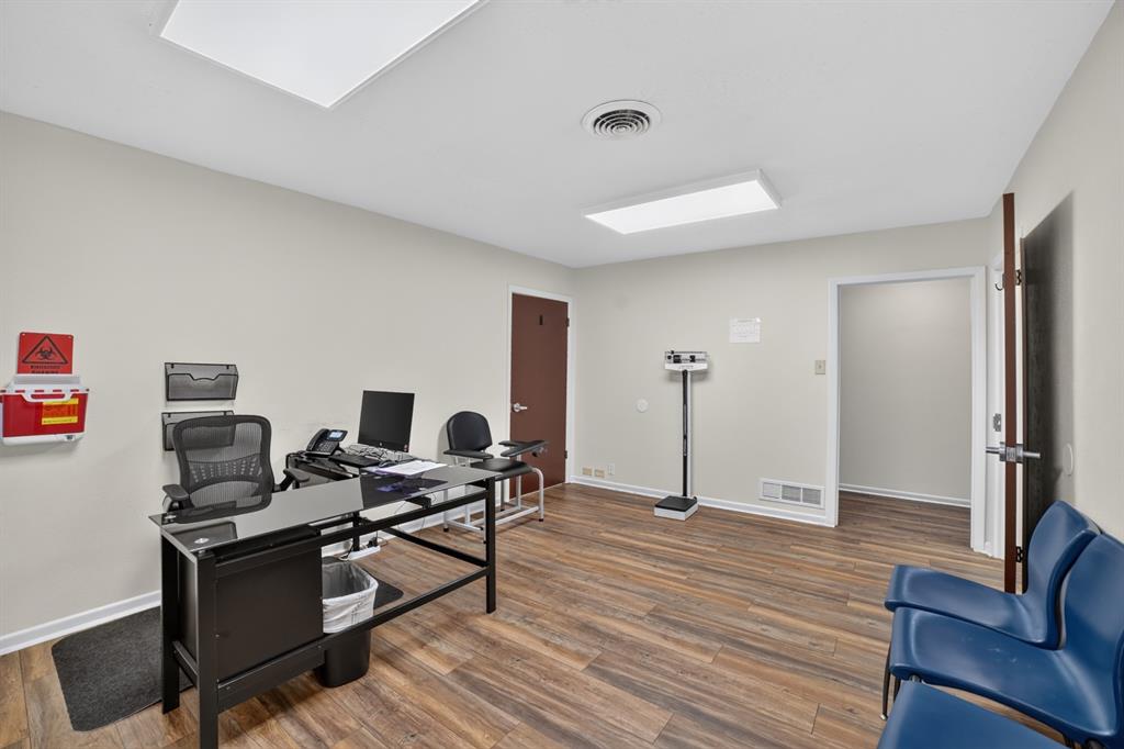 110 W Grove Street, Kaufman, TX 75142