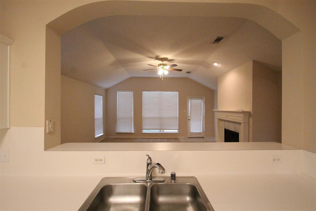 2920 COVENTRY LN, McKinney, TX 75069