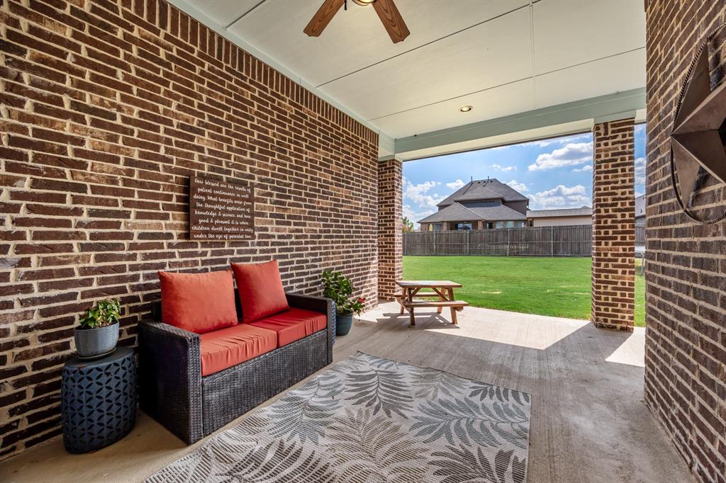 207 Charleston Lane, Fate, TX 75189