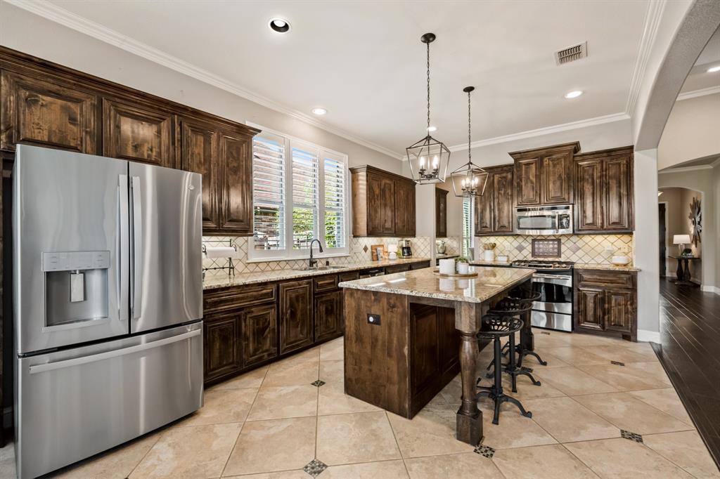 207 Charleston Lane, Fate, TX 75189