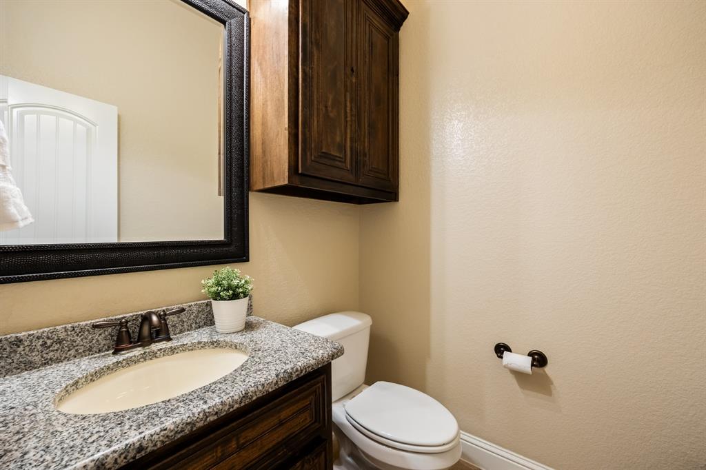 1/2 bath downstairs
