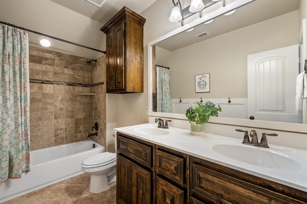 207 Charleston Lane, Fate, TX 75189