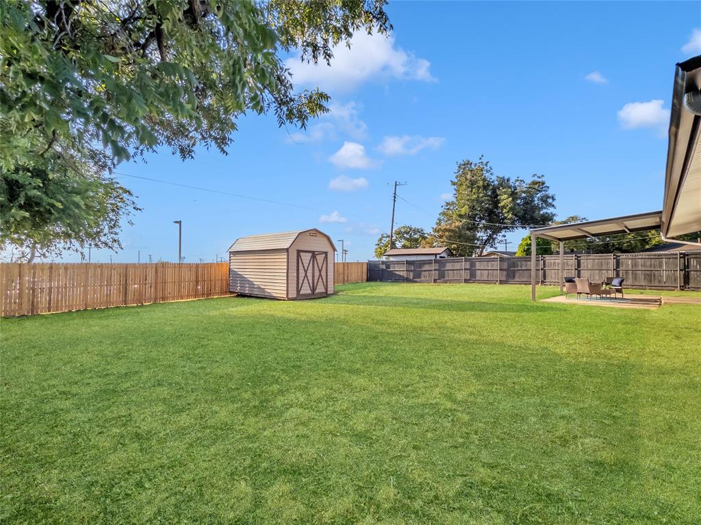 1802 Fairfax Lane, Carrollton, TX 75006
