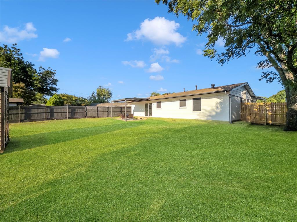 1802 Fairfax Lane, Carrollton, TX 75006