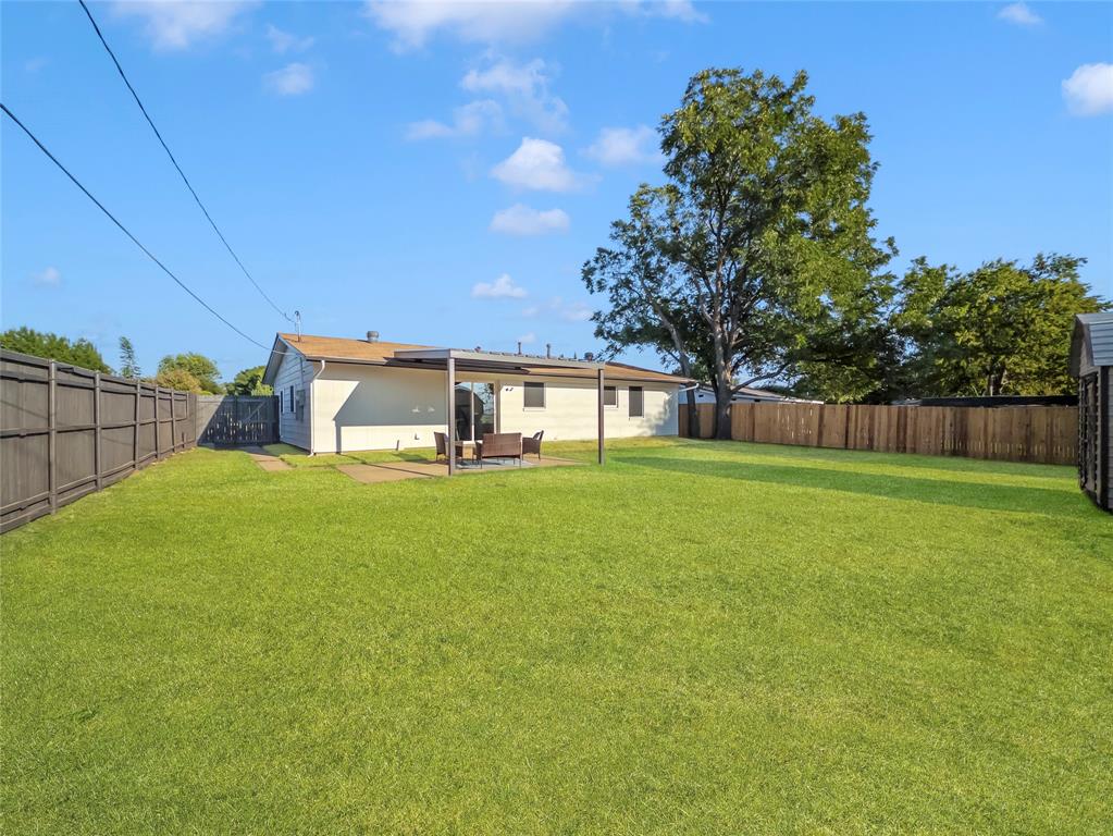 1802 Fairfax Lane, Carrollton, TX 75006