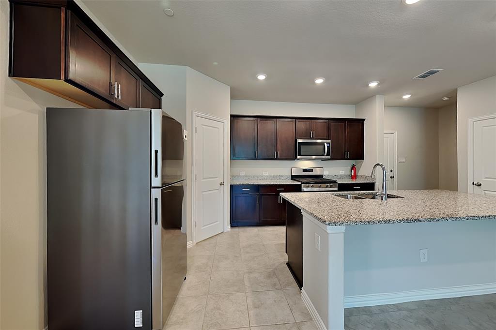 4109 Stockyard Station Lane, Sachse, TX 75048